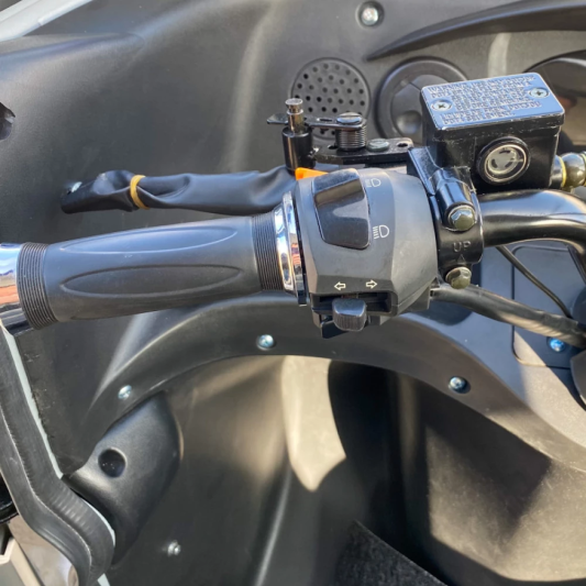 Электротрицикл грузовой GreenCamel Тендер E1200 (72V 2500W) кабина, BOX, понижающая